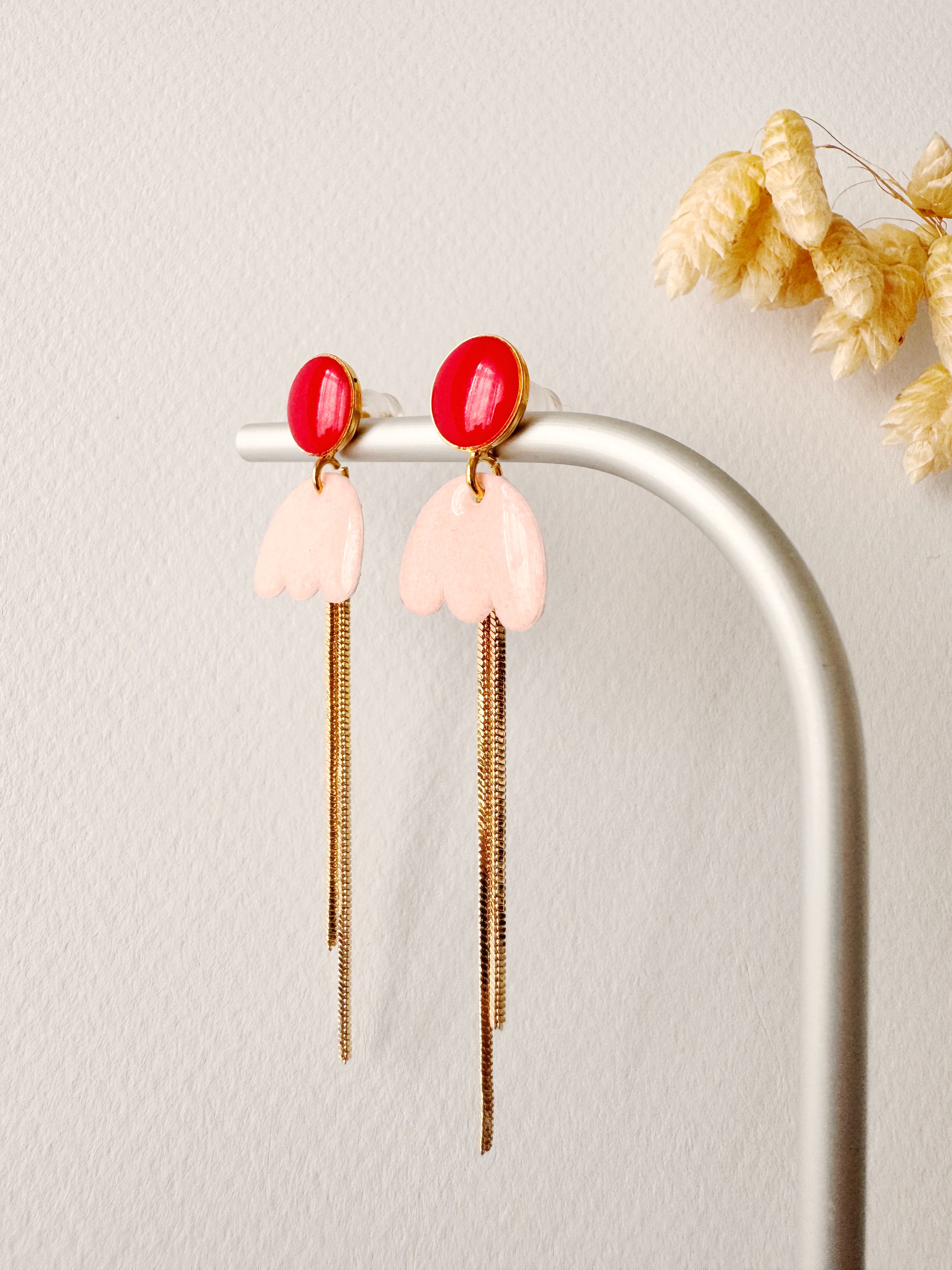 Boucles pendantes KIKO, rouge, rose poudré, doré