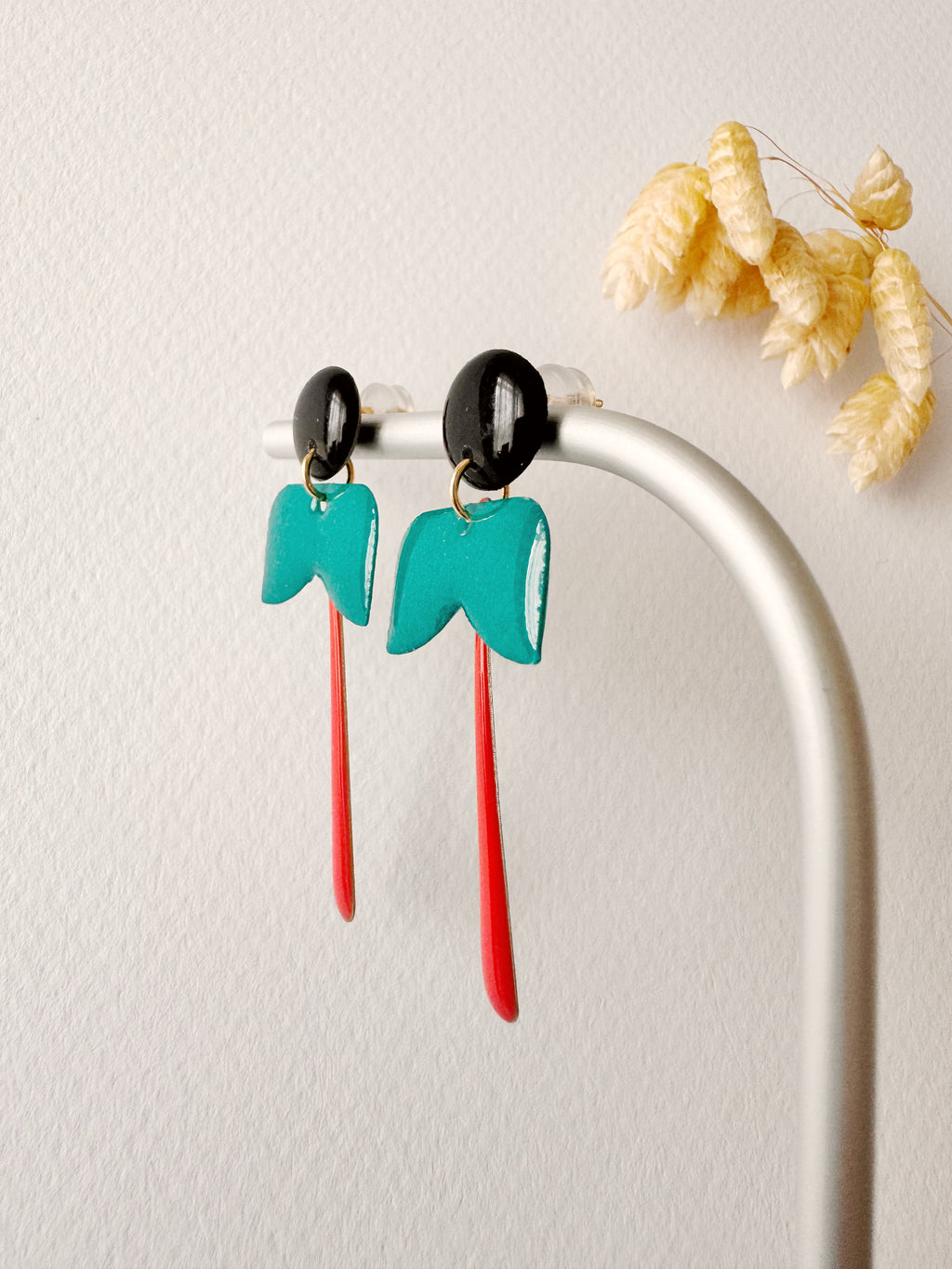 Boucles pendantes LILO, noir, vert bleu, rouge