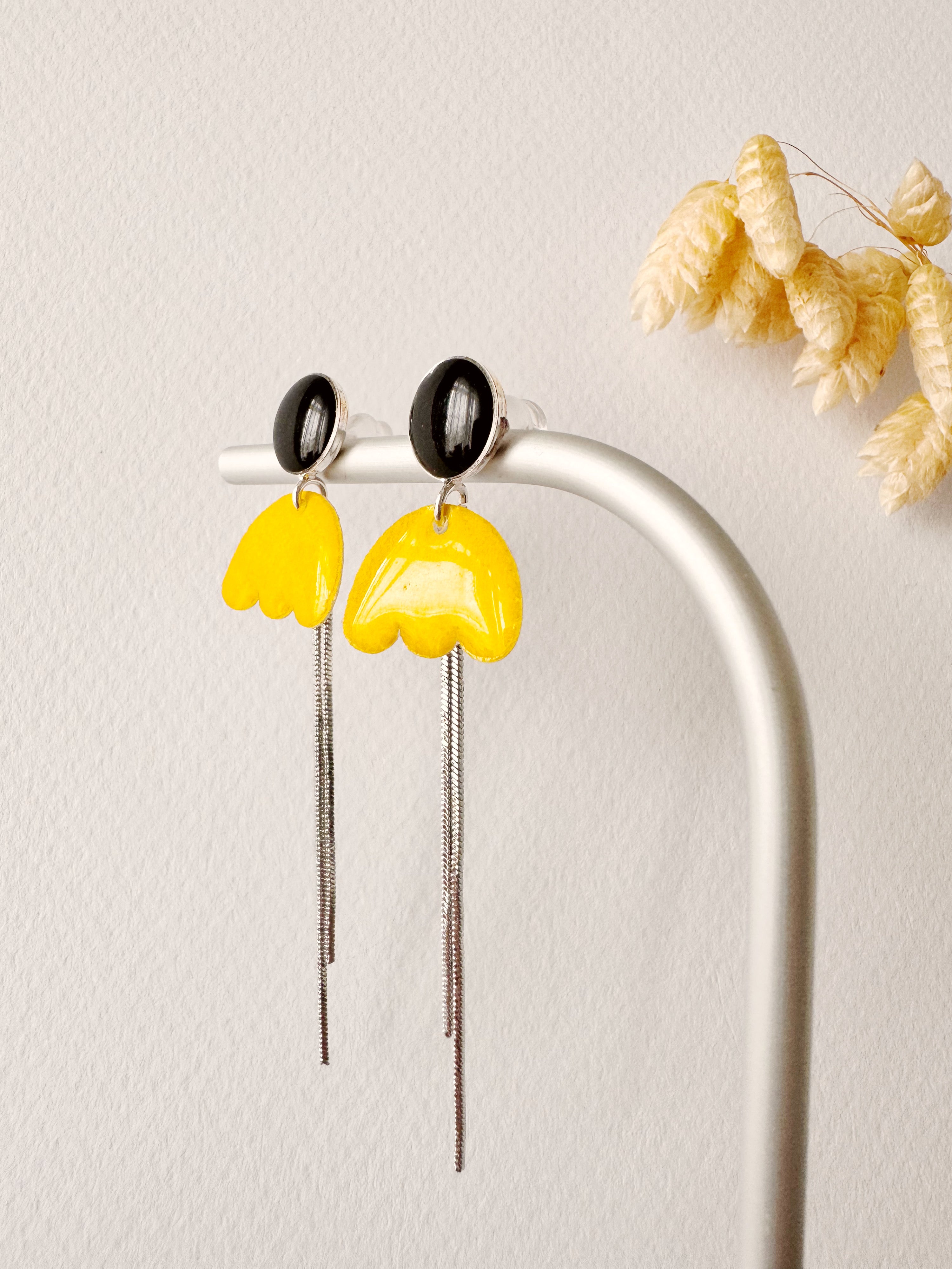 Boucles pendantes KIKO, noir, jaune, argenté