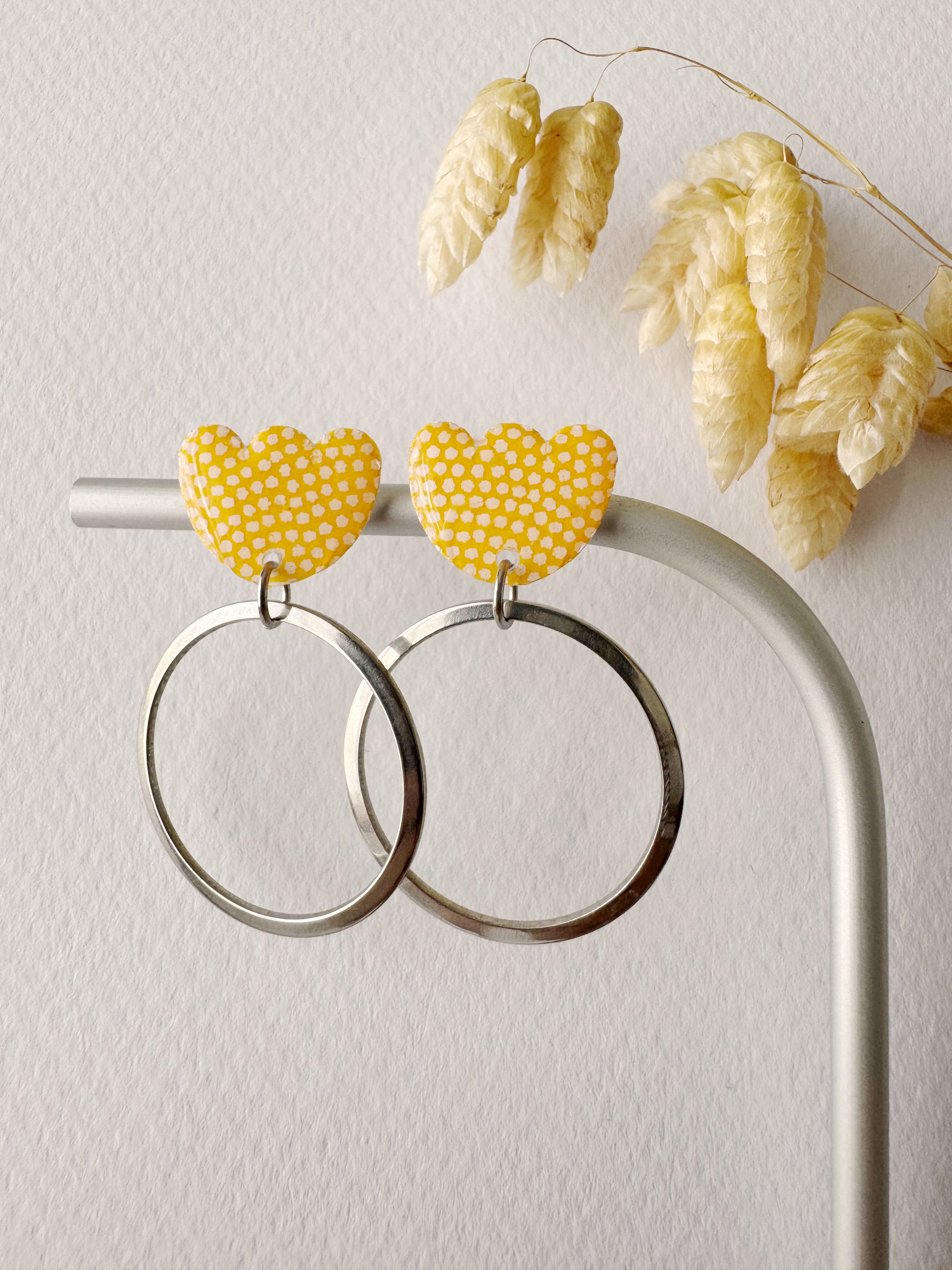 Boucles pendantes MALIA, jaune, blanc, argenté, motif pois