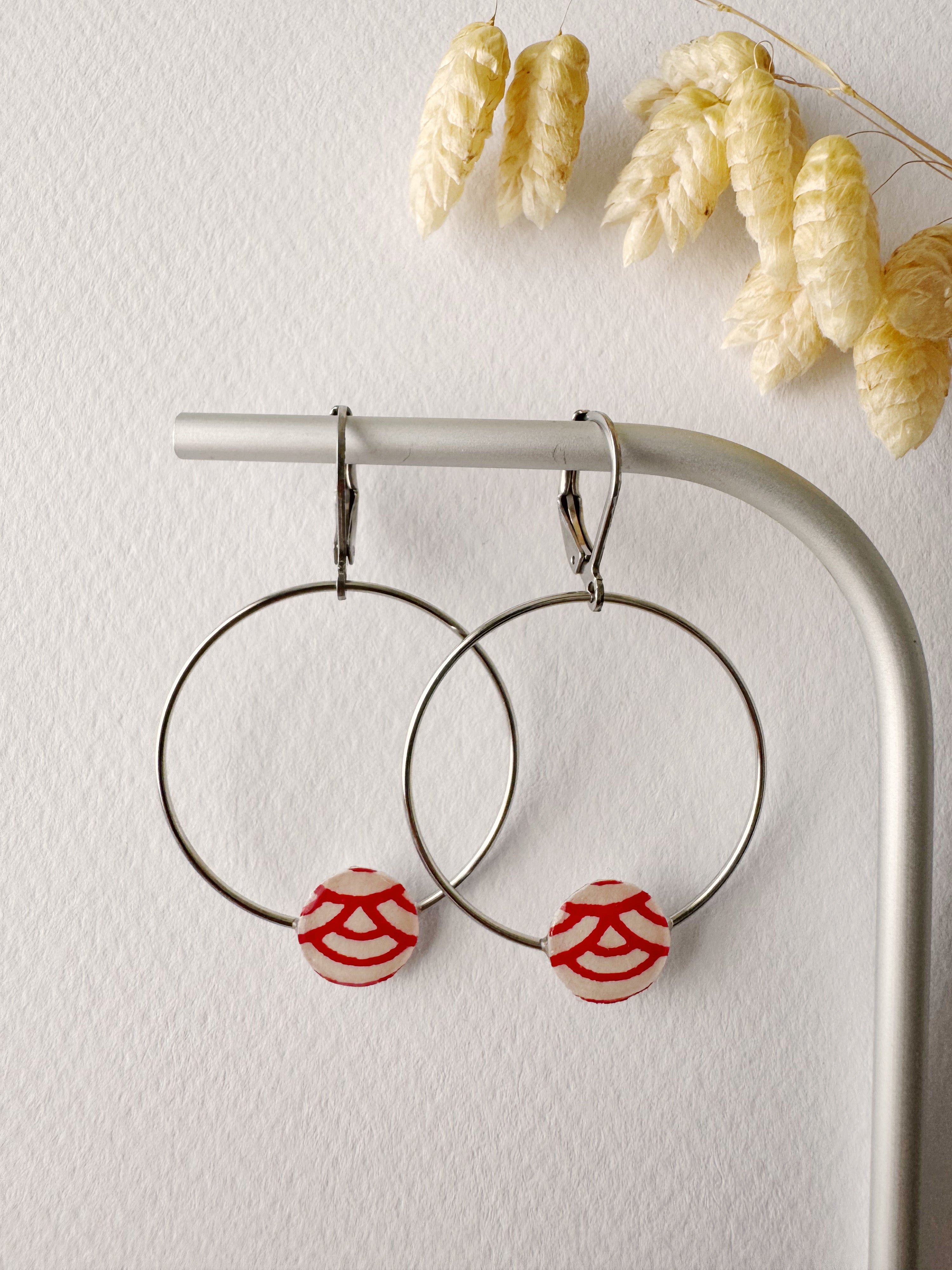 Boucles pendantes JADE, blanc, rouge, argenté, motif japonais